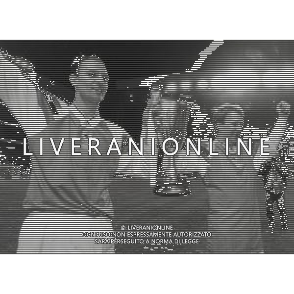 04-05- 1994 COPENAGHEN-FINALE DI COPPA DELLE COPPE ARSENAL PARMA 1-0 NELLA FOTO I GIOCATORI DELL\'ARSENAL FESTEGGIANO LA VITTORIA DELLA COPPA DELLE COPPE AG ALDO LIVERANI SAS