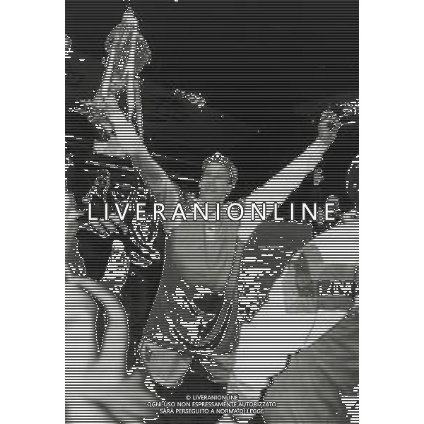 04-05- 1994 COPENAGHEN-FINALE DI COPPA DELLE COPPE ARSENAL PARMA 1-0 NELLA FOTO I GIOCATORI DELL\'ARSENAL FESTEGGIANO LA VITTORIA DELLA COPPA DELLE COPPE AG ALDO LIVERANI SAS