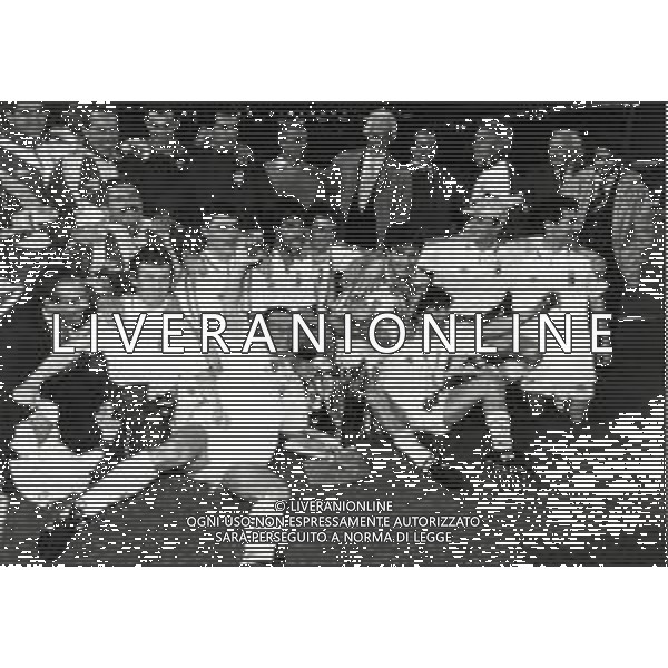 12-05-1993 LONDRA- FINALE DI COPPA DELLE COPPE PARMA ANVERSA 3-1 NELLA FOTO I I GIOCATORI DEL PARMA CALCIO FESTEGGIANO LA VITTORIA DELLA COPPA DELLE COPPE AG ALDO LIVERANI SAS