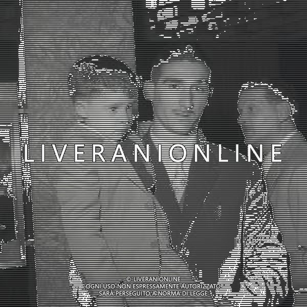 RETROSPETTIVA JULIO BOTHELO JULINHO CALCIATORE NELLA FOTO JULINHO A FIRENZE ANNO A 1955 CON LA FAMIGLIA AG ALDO LIVERANI SAS