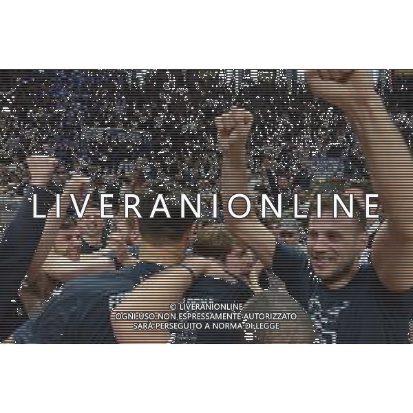 31-03-2019 BOLOGNA- FORTITUDO BOLOGNA-BONDI FERRARA NELLA FOTO INVASIONE DEI TIFOSI DELLA FORTITUDO BOLOGNA A FINE GARA PER LA PROMOZIONE IN A1 OPTIMA-FOTO-AG ALDO LIVERANI SAS