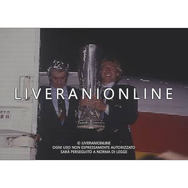 1990 FESTEGGIAMENTI GIOCATORI INTER IN AEREO E AL RISTORANTE PER LA CONQUISTA DELLA COPPA UEFA NELLA FOTO AG ALDO LIVERANI SAS