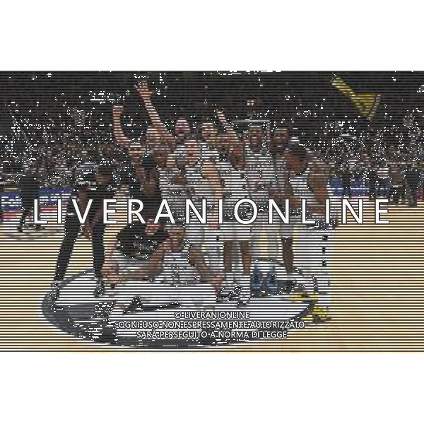 Segafredo Virtus Bologna - Nanterre 73-58 Basket Champions League 03.04.02019 Nella foto esultanza a fine gara dei giocatori della virtus ©OPTIMAFOTO / AGENZIA ALDO LIVERANI SAS