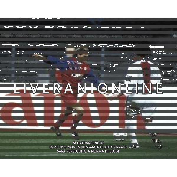 ALAIN SUTTER calciatore svizzero, di ruolo centrocampista - RETROSPETTIVA NELLA FOTO con la maglia del Bayern Monaco nel 1994-1995 ©ARCHIVIO / AGENZIA ALDO LIVERANI SAS