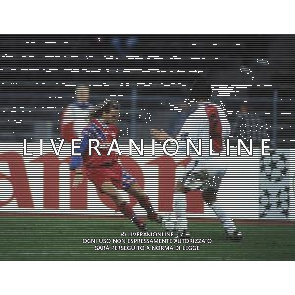 ALAIN SUTTER calciatore svizzero, di ruolo centrocampista - RETROSPETTIVA NELLA FOTO con la maglia del Bayern Monaco nel 1994-1995 ©ARCHIVIO / AGENZIA ALDO LIVERANI SAS