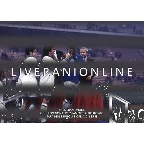 02-02-1994 MILANO FINALE DI SUPECOPPA UEFA MILAN PARMA 0-2 NELLA FOTO GABIELE PIN -GIANFRANCO ZOLA E FAUSTO ASPILLA CON LA COPPA AG ALDO LIVERANI SAS
