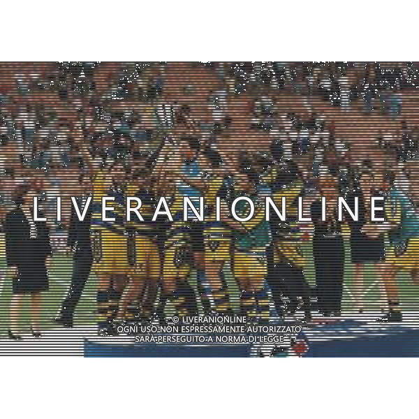 21-08-1999 MILANO-FINALE DI SUPERCOPPA ITALIANA MILAN PARMA NELLA FOTO IL PARMA FESTEGGIA LA VITTORIA DELLA SUPERCOPPA ITALIANA AG ALDO LIVERANI SAS