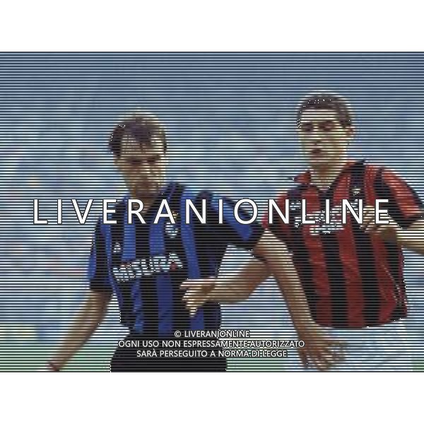 1985-1986 RETROSPETTIVA MARCO TARDELLI CALCIATORE NELLA FOTO MARCO TARDELLI CON LA MAGLIA DELL\'INTER E DANIELE MASSARO AG ALDO LIVERANI SAS