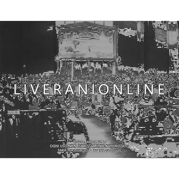 GIOVANNI UMBERTO COLOMBO, Arcivescovo di Milano e Cardinale cattolico italiano - RETROSPETTIVA Nella foto alla Chiesa dell\'annunciazione a Milano per la Messa per l\'inaugurazione del dipinto naif donato dal pittore Galli ©ARCHIVIO / AGENZIA ALDO LIVERANI SAS