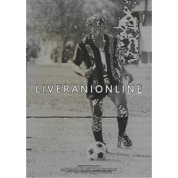RETROSPETTIVA MARIO BERTINI CALCIATORE NELLA FOTO MARIO BERTINI CON LA MAGLIA DELL\'INTER AG ALDO LIVERANI SAS