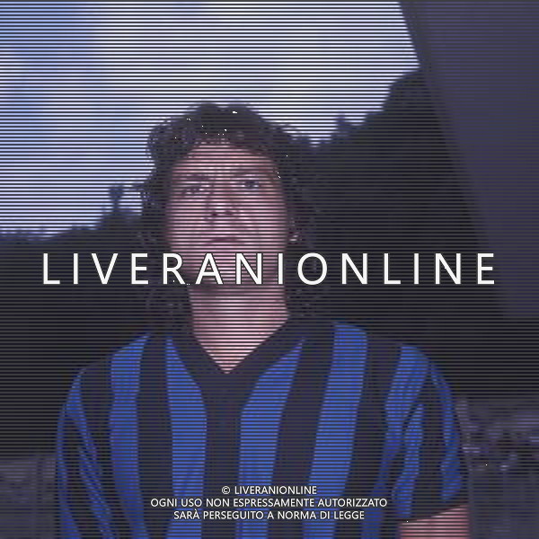 RETROSPETTIVA MARIO BERTINI CALCIATORE NELLA FOTO MARIO BERTINI CON LA MAGLIA DELL\'INTER AG ALDO LIVERANI SAS