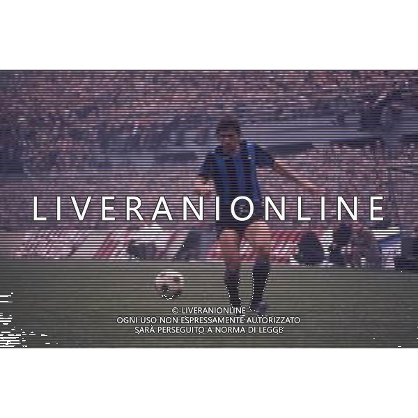 RETROSPETTIVA MARIO BERTINI CALCIATORE NELLA FOTO MARIO BERTINI CON LA MAGLIA DELL\'INTER AG ALDO LIVERANI SAS