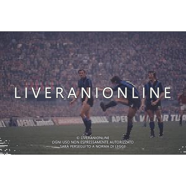 RETROSPETTIVA MARIO BERTINI CALCIATORE NELLA FOTO MARIO BERTINI CON LA MAGLIA DELL\'INTER AG ALDO LIVERANI SAS