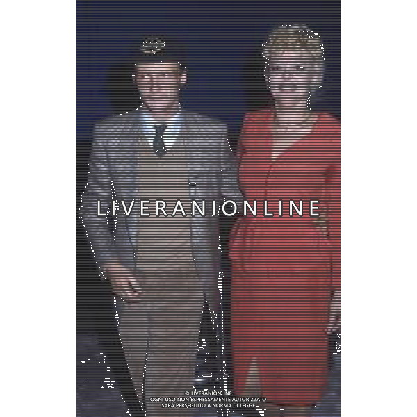 RETROSPETTIVA NIKI LAUDA PILOTA F1 E DIRIGENTE SPORTIVO NELLA FOTO NIKI LAUDA CON SANDRA MILO AG ALDO LIVERANI SAS