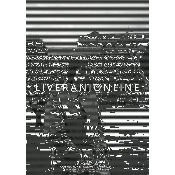 RETROSPETTIVA ALDO AGROPPI ALLENATORE CALCIO NELLA FOTO ALDO AGROPPI ALLENATORE DELLA FIORENTINA 1985-1986 AG ALDO LIVERANI SAS