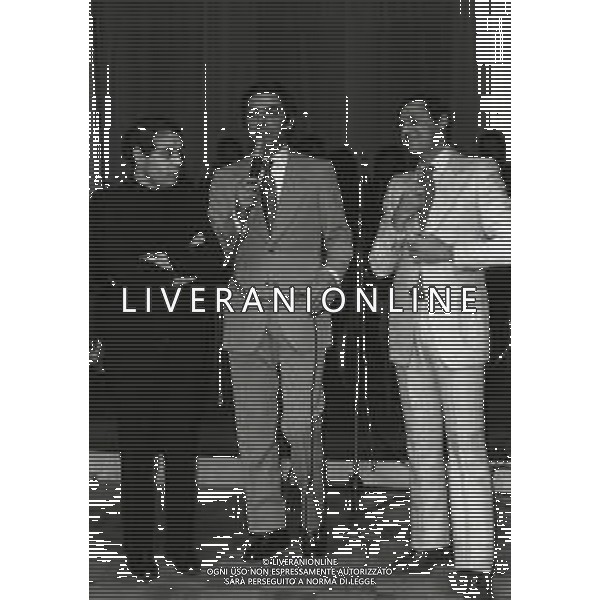 RETROSPETTIVA GIANNI BONCOMPAGNI CONDUTTORE RADIOFONICO NELLA FOTO GIANNI BONCOMPAGNI A SALSOMAGGIORE NEL 1972 CON DANIELE PIOMBIE RENZO ARBORE AG ALDO LIVERANI SAS  