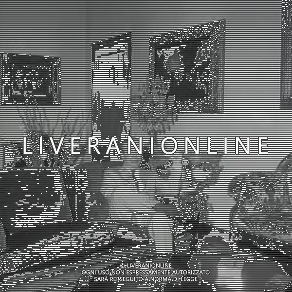 RETROSPETTIVA ANGELO MORATTI PETROLIERE E PRESIIDENTE DELL\'INTER NELLA FOTO ANGELO MORATTI CON IL NIPOTINO AG ALDO LIVERANI SAS