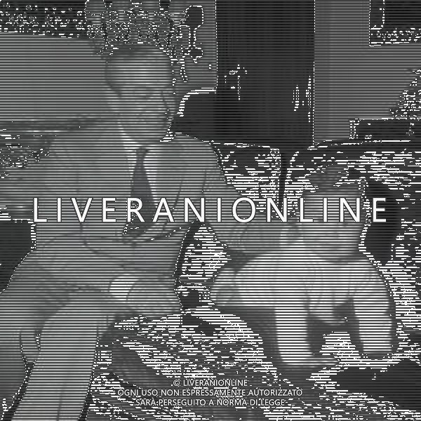 RETROSPETTIVA ANGELO MORATTI PETROLIERE E PRESIIDENTE DELL\'INTER NELLA FOTO ANGELO MORATTI CON IL NIPOTINO AG ALDO LIVERANI SAS