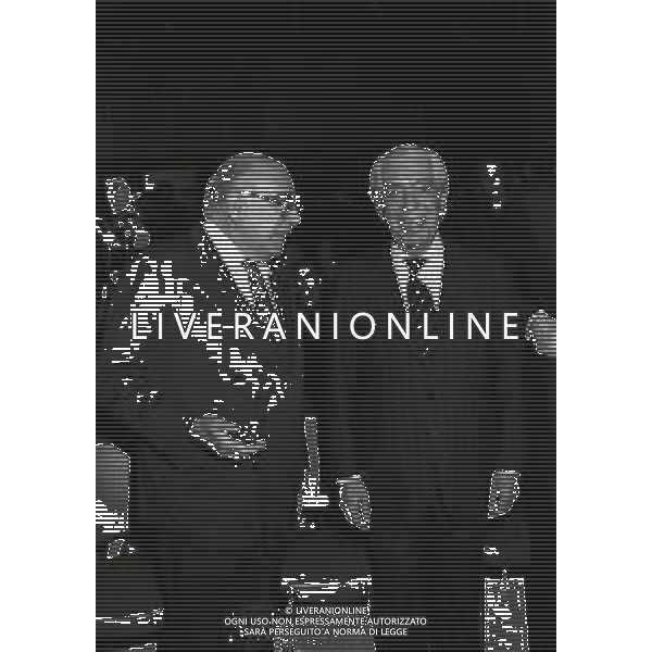 RETROSPETTIVA ANGELO MORATTI PETROLIERE E PRESIIDENTE DELL\'INTER NELLA FOTO ANGELO MORATTI PRESIDENTE INTER CON ANDREA RIZZOLI PRESIDENTE MILAN AL PREMIO TORRETTA NEL 1974 AG ALDO LIVERANI SAS 