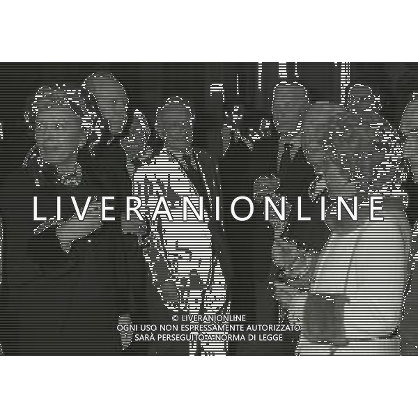 1981 MILANO PREMIO CHI HA FATTO GRANDE MILANO NELLA FOTO ANGELO MORATTI PRESIDENTE INTER CON LA MOGLIE E IVANOE FRAIZZOLI CON LA MOGLIE AG ALDO LIVERANI SAS