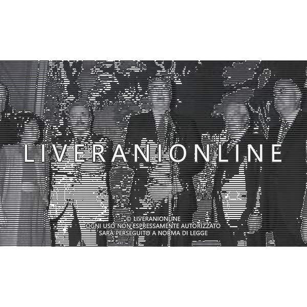 1981 MILANO PREMIO CHI HA FATTO GRANDE MILANO NELLA FOTO GIANNI BRERA -ACCETTI ASSESORE DI MILANO E ANGELO MORATTI AG ALDO LIVERANI SAS