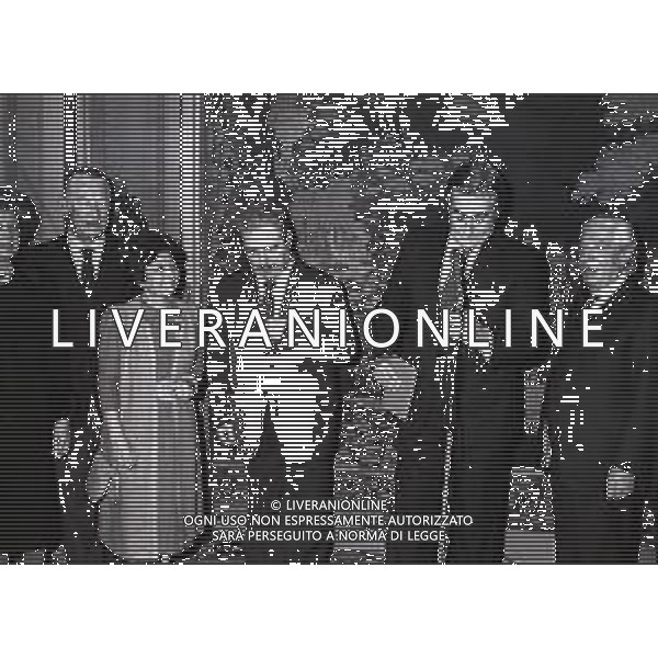 1981 MILANO PREMIO CHI HA FATTO GRANDE MILANO NELLA FOTO GIANNI BRERA -ACCETTI ASSESORE DI MILANO E ANGELO MORATTI AG ALDO LIVERANI SAS