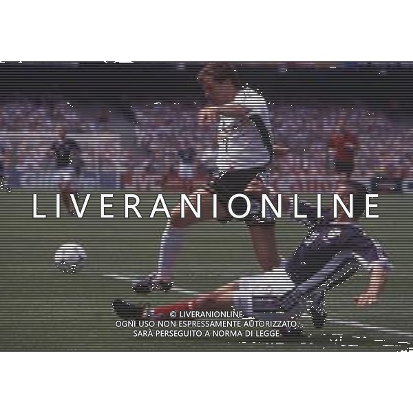 RETROSPETTIVA SINISA MIHAJLOVIC CALCIATORE NELLA FOTO SINISA MIHAJLOVIC CON LA MGLAI DELLA NAZIONALE JUGOSLAVIA AG ALDO LIVERANI SAS