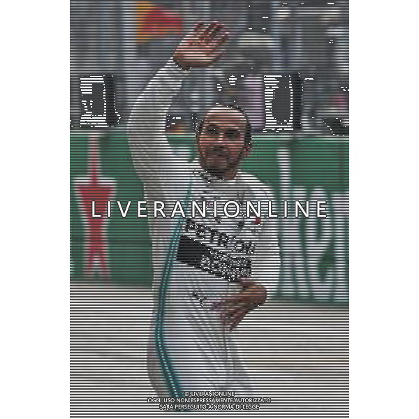 Race winner Lewis Hamilton (GBR) Mercedes AMG F1 celebrates in parc ferme. 14.04.2019. Formula 1 World Championship, Rd 3, Chinese Grand Prix, Shanghai, China, Race Day. AG ALDO LIVERANI SAS-ONLY ITALY
