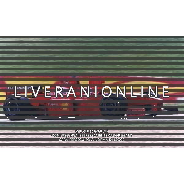 RETROSPETTIVA EDDIE IRVINE PILOTA F1 NELLA FOTO EDDIE IRVINE NEL 1998 CON LA FERRARI F 300 AG ALDO LIVERANI SAS