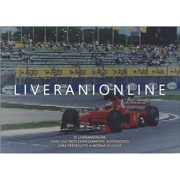 RETROSPETTIVA EDDIE IRVINE PILOTA F1 NELLA FOTO EDDIE IRVINE NEL 1998 CON LA FERRARI F 300 AG ALDO LIVERANI SAS