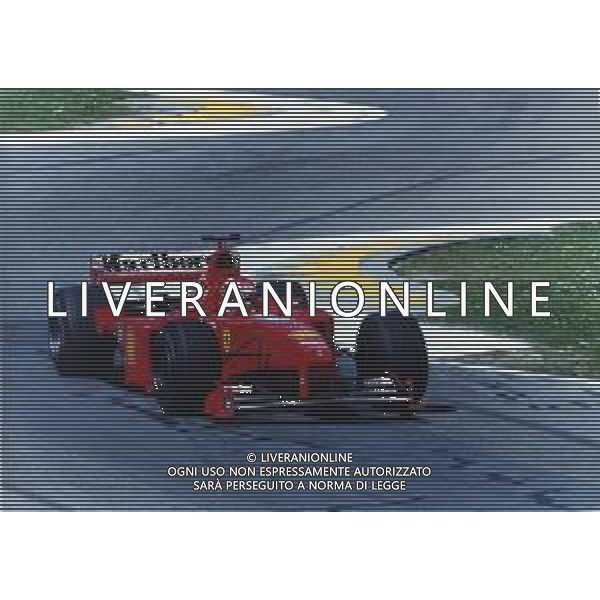 RETROSPETTIVA EDDIE IRVINE PILOTA F1 NELLA FOTO EDDIE IRVINE NEL 1998 CON LA FERRARI F 300 AG ALDO LIVERANI SAS