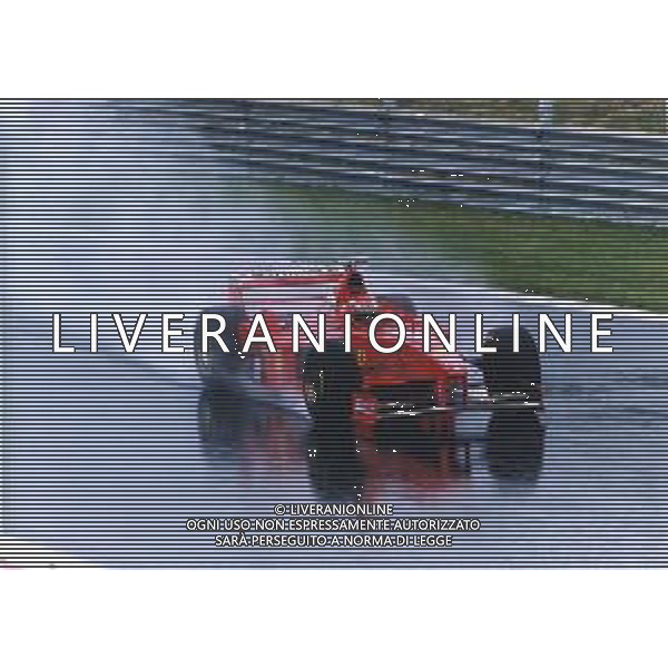 RETROSPETTIVA EDDIE IRVINE PILOTA F1 NELLA FOTO EDDIE IRVINE NEL 1998 CON LA FERRARI F 300 AG ALDO LIVERANI SAS