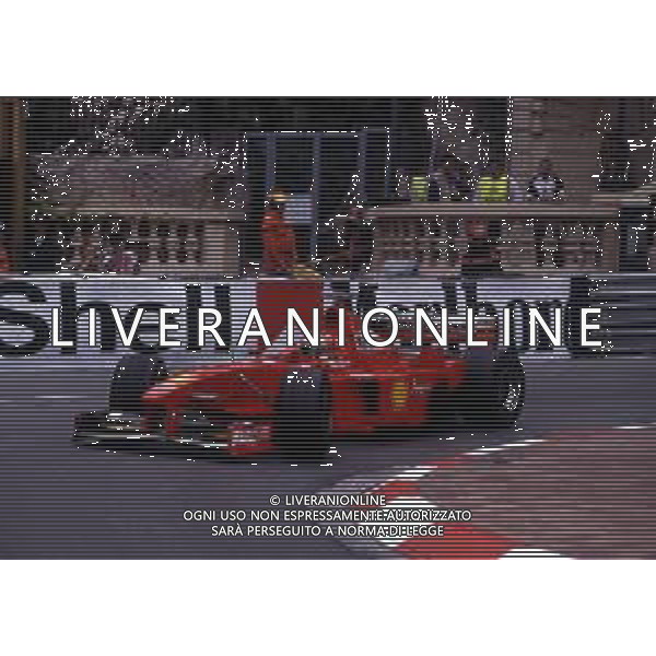 RETROSPETTIVA EDDIE IRVINE PILOTA F1 NELLA FOTO EDDIE IRVINE NEL 1998 CON LA FERRARI F 300 AG ALDO LIVERANI SAS