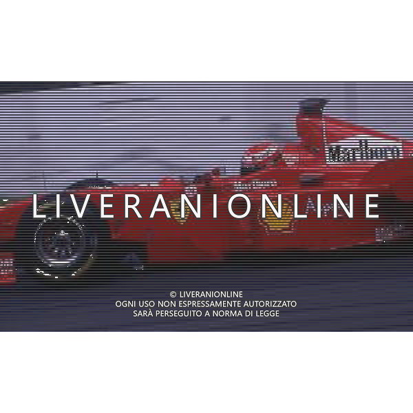 RETROSPETTIVA EDDIE IRVINE PILOTA F1 NELLA FOTO EDDIE IRVINE NEL 1998 CON LA FERRARI F 300 AG ALDO LIVERANI SAS