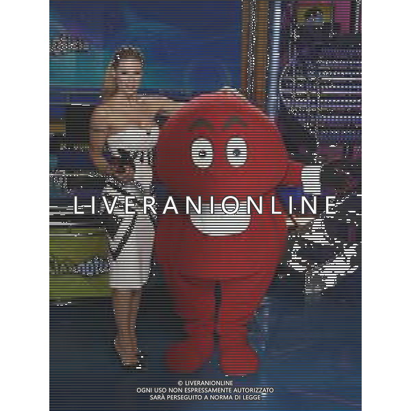 Cologno Monzese ( MI ) 15/04/2019 Mediaset - Photocall Striscia la Notizia Nella foto: Michelle Hunziker e il Gabibbo PH Lauro Montagnini AG ALDO LIVERANI SAS
