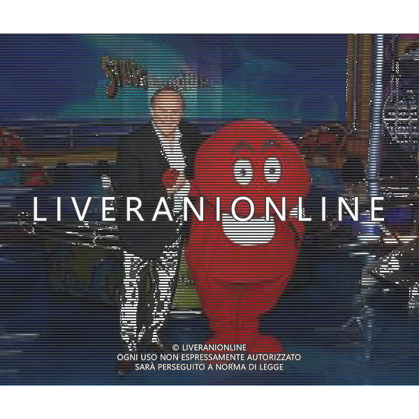 Cologno Monzese ( MI ) 15/04/2019 Mediaset - Photocall Striscia la Notizia Nella foto: Gerry Scotti e Gabibbo PH Lauro Montagnini AG ALDO LIVERANI SAS