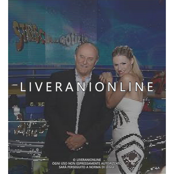 Cologno Monzese ( MI ) 15/04/2019 Mediaset - Photocall Striscia la Notizia Nella foto: Gerry Scotti e Michelle Hunziker PH Lauro Montagnini AG ALDO LIVERANI SAS