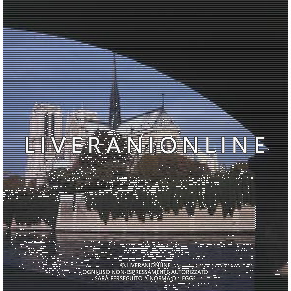 La cattedrale di Nostra Signora di Parigi lungo la senna, Notre-Dame de Paris in Francia. © ARCHIVIO / AGENZIA ALDO LIVERANI SAS