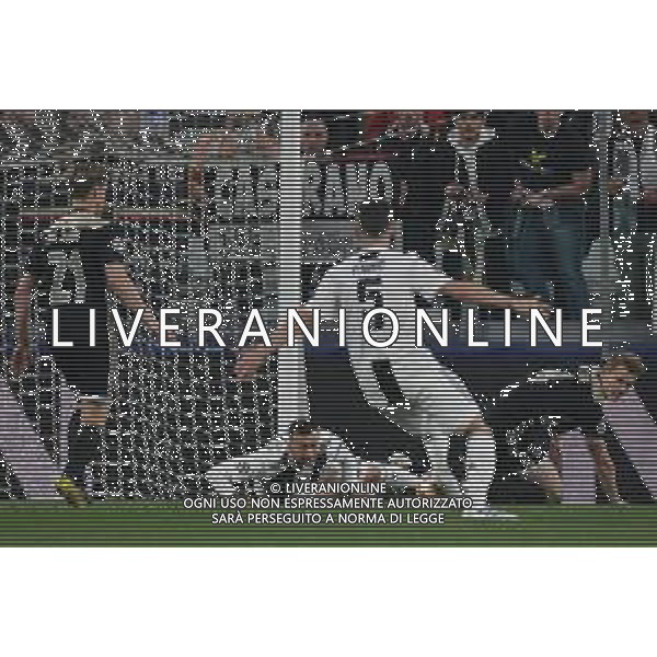 Torino 16.04.2019 Allianz Stadium 4 di finale Champions League Juventus vs Ajax ©Falzone/Agenzia Aldo Liverani NELLA FOTO : Federico Bernardeschi - Matthijs de Ligt © AGENZIA ALDO LIVERANI SAS