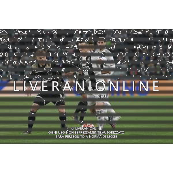 Torino 16.04.2019 Allianz Stadium 4 di finale Champions League Juventus vs Ajax ©Falzone/Agenzia Aldo Liverani NELLA FOTO : Federico Bernardeschi-Daley Sinkgraven © AGENZIA ALDO LIVERANI SAS - JUVENTUS vs AJAX ritorno quarti di finale Champions League 16.04.2019