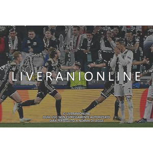 Torino 16.04.2019 Allianz Stadium 4 di finale Champions League Juventus vs Ajax ©Falzone/Agenzia Aldo Liverani NELLA FOTO : Esultanza gol di Matthijs de Ligt delusione di Cristiano Ronaldo