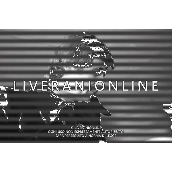 1973 MILANO -ARRIVO DELLA NAZIONALE ITALIANA DI CALCIO DA WEMBLEY DOPO L\'INCONTRO INGHILTERRA -ITALIA 0-1 CON GOAL DI FABIO CAPELLO NELLA FOTO GIANNI RIVERA AG ALDO LIVERANI SAS