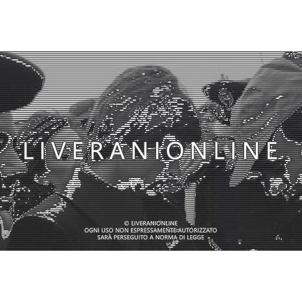 1973 MILANO -ARRIVO DELLA NAZIONALE ITALIANA DI CALCIO DA WEMBLEY DOPO L\'INCONTRO INGHILTERRA -ITALIA 0-1 CON GOAL DI FABIO CAPELLO NELLA FOTO GIANNI RIVERA AG ALDO LIVERANI SAS