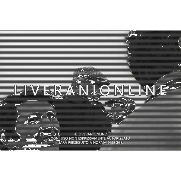 1973 MILANO -ARRIVO DELLA NAZIONALE ITALIANA DI CALCIO DA WEMBLEY DOPO L\'INCONTRO INGHILTERRA -ITALIA 0-1 CON GOAL DI FABIO CAPELLO NELLA FOTO FERRUCCIO VALCAREGGI AG ALDO LIVERANI SAS