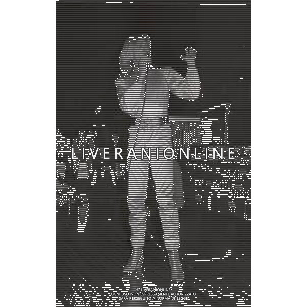 RETROSPETTIVA PATRICK JUVET CANTANTE NELLA FOTO PATRICK JUVET AL CLUB 54 DI MILANO NEL 1980 AG ALDO LIVERANI SAS