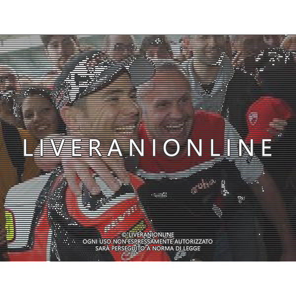IMOLA 24 04 2019 DUCATI SUPERBIKE PROVE LIBERE CON ALVARO BAUTISTA E CHAZ DAVIES NELLA FOTO ALVARO BAUTISTA CON I TIFOSI ©SANNA / AGENZIA ALDO LIVERANI SAS