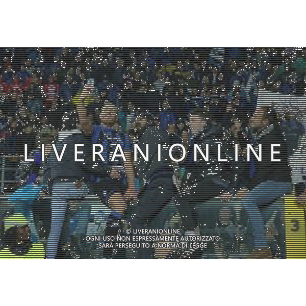 Coppa Italia TIM Cup 2018/2019 Semifinale Ritorno Bergamo - 25.04.2019 Atalanta-Fiorentina Nella Foto:Andrea Masiello festeggia con i tifosi /Ph.Vitez-Ag. Aldo Liverani