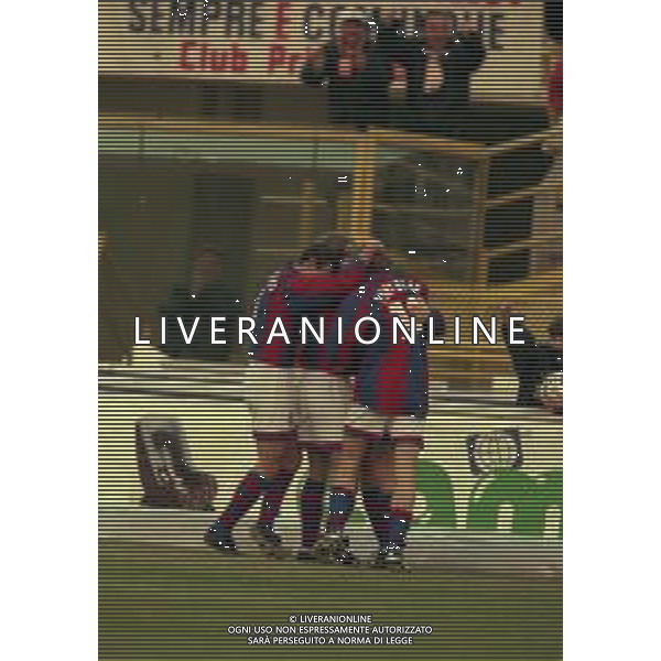 02-03-1999 BOLOGNA-COPPA UEFA-BOLOGNA LIONE 3-0 NELLA FOTO abbracci giocatori bologna calcio AG ALDO LIVERANI SAS