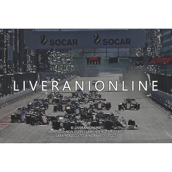 Valtteri Bottas (FIN) Mercedes AMG F1 W10 and Lewis Hamilton (GBR) Mercedes AMG F1 W10 lead at the start of the race. 28.04.2019. Formula 1 World Championship, Rd 4, Azerbaijan Grand Prix, Baku Street Circuit, Azerbaijan, Race Day. AG ALDO LIVERANI SAS-ONLY ITALY