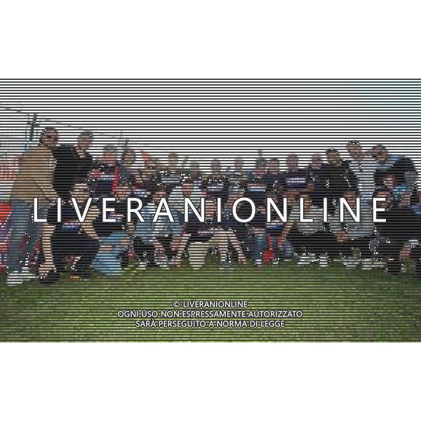 IMOLA 01 05 2019 IMOLESE CALCIO FESTA 1 MAGGIO TIFOSI CON I GIOCATORI ALLENATORI E PRESIDENTE LORENZO SPAGNOLI NELLA FOTO PRESIDENTE LORENZO SPAGNOLI CONI GIOCATORI E TIFOSI FOTO GIANNI SANNA-AG ALDO LIVERANI SAS